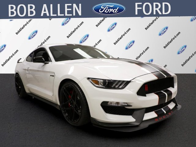 Used 2019 Ford Mustang Shelby GT350R w/ GT350R Equipment Group 920A RWD image 2