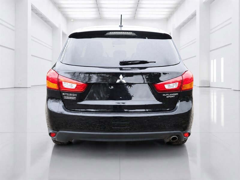 Used 2013 Mitsubishi Outlander Sport SE AWD/4WD image 3