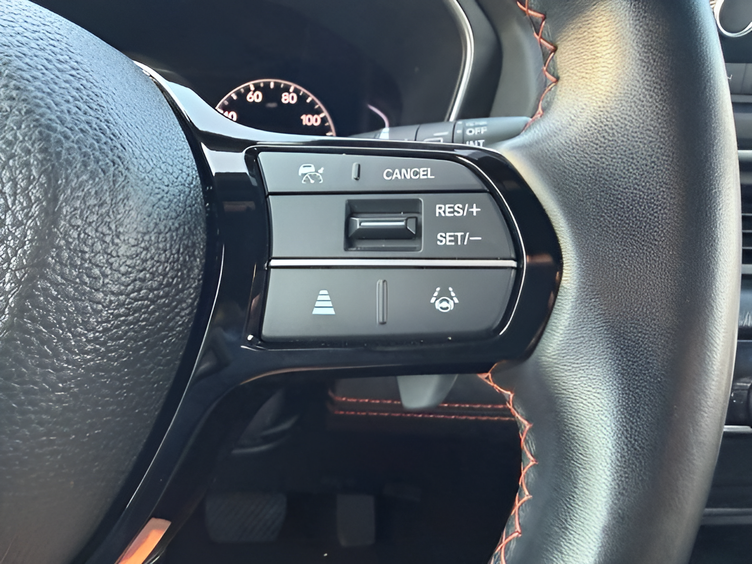 Certified 2025 Honda Pilot Sport image 14