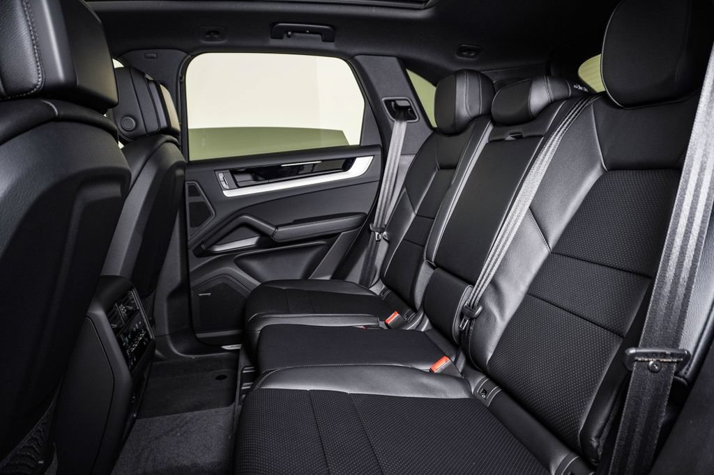 New 2026 Porsche Cayenne AWD/4WD image 17