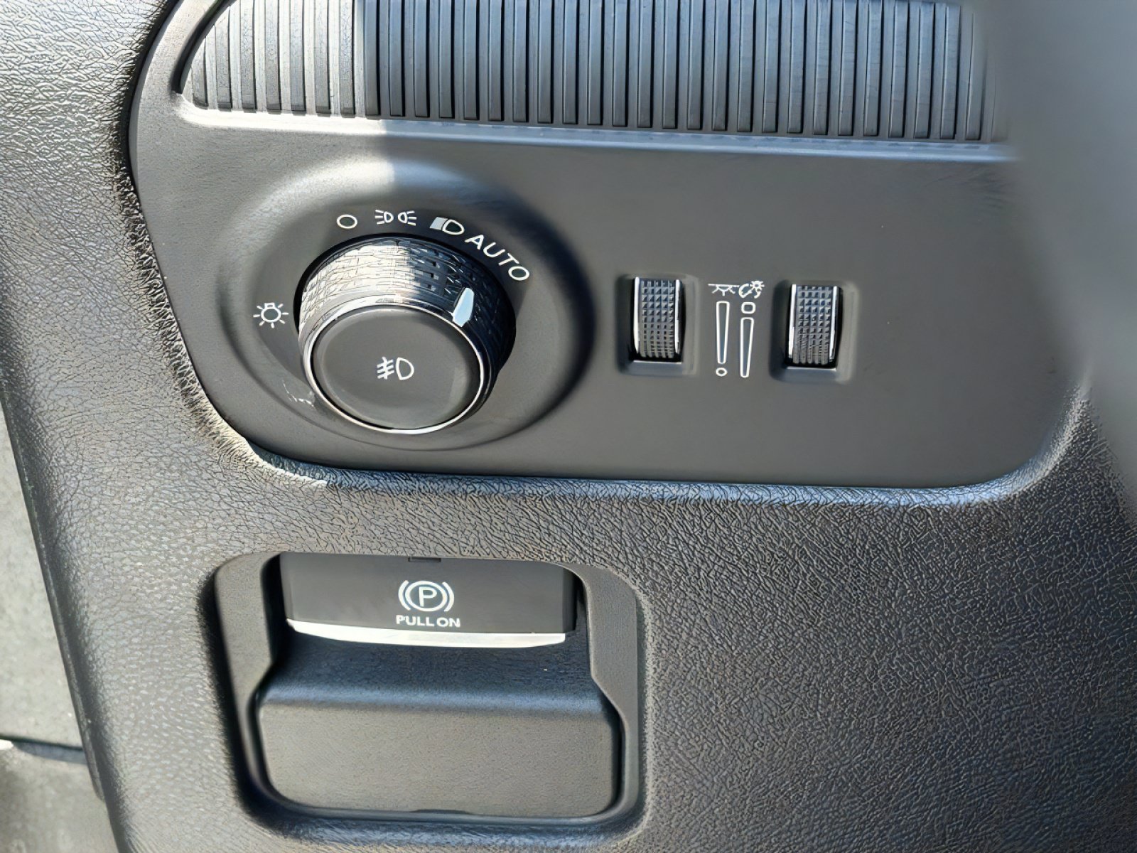 Used 2025 Jeep Wagoneer 4WD image 20