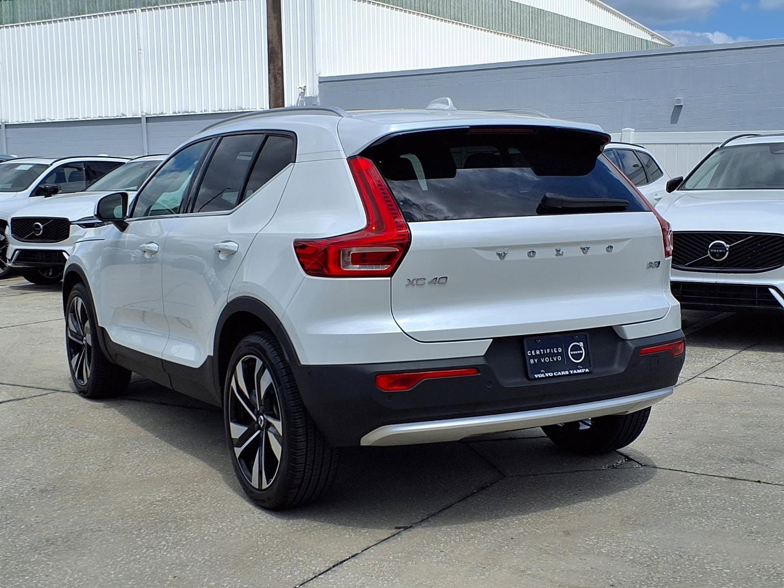 Certified 2023 Volvo XC40 B5 Plus w/ Driver Assist Package image 5