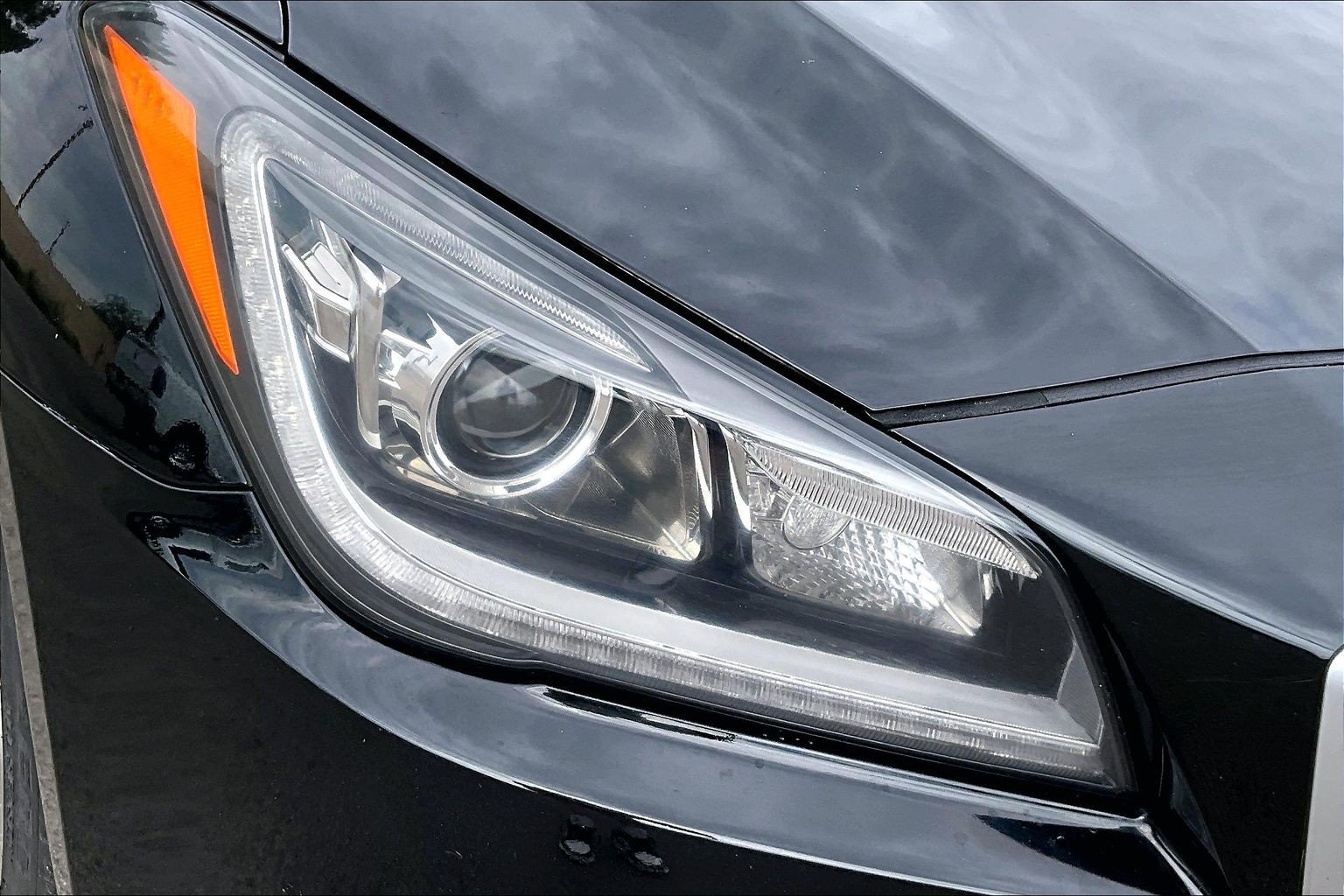 Used 2015 Hyundai Genesis 5.0 w/ Option Group 05 RWD image 9