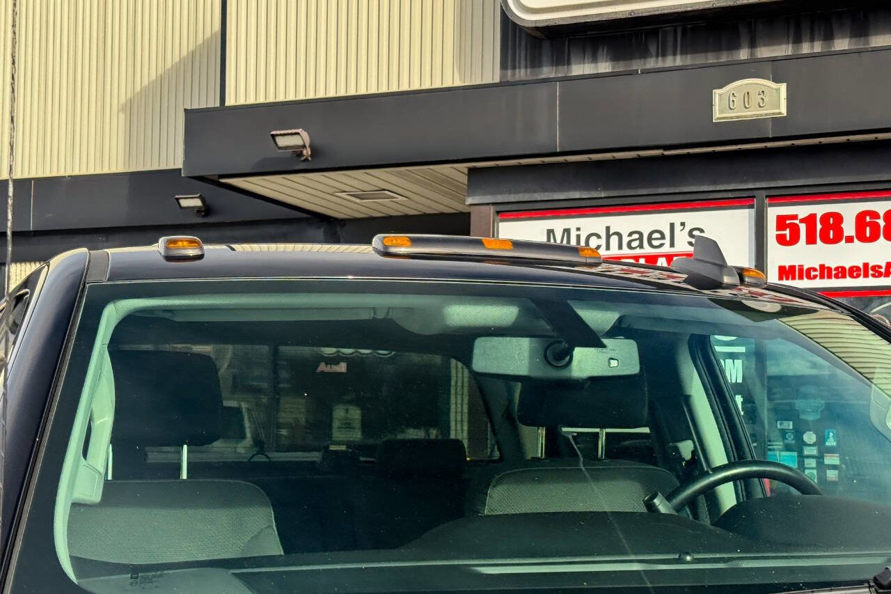 Used 2016 Chevrolet Silverado 2500 LT w/ Midnight Edition image 10