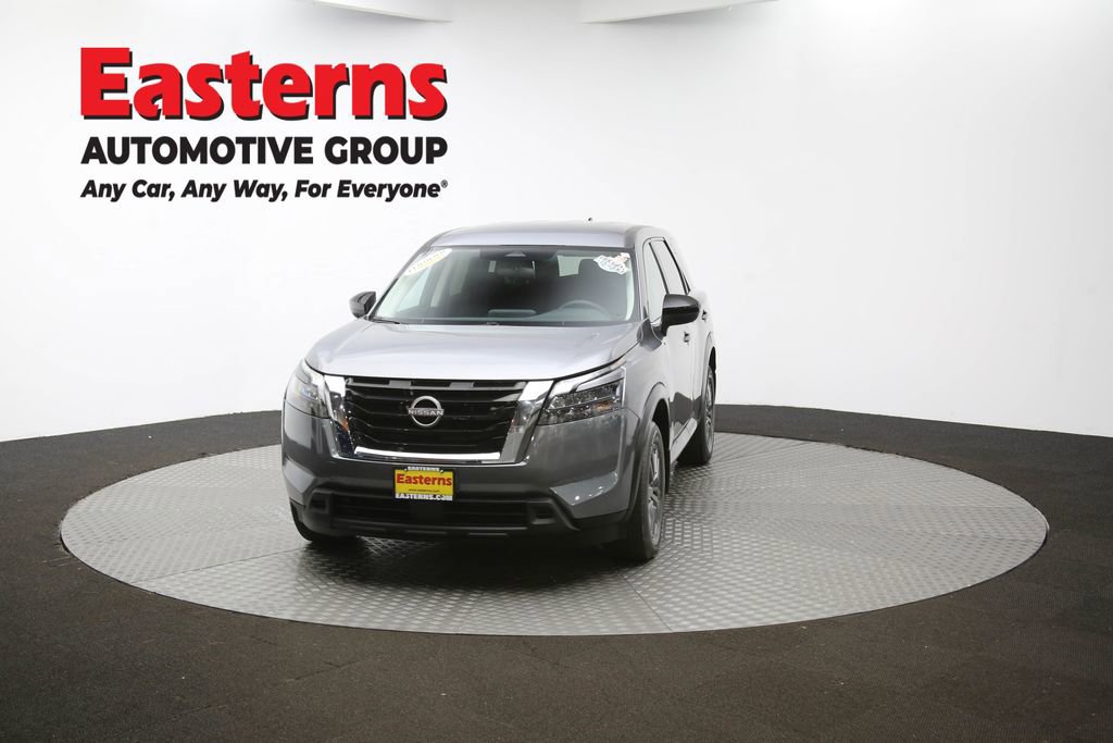 Used 2024 Nissan Pathfinder S image 49