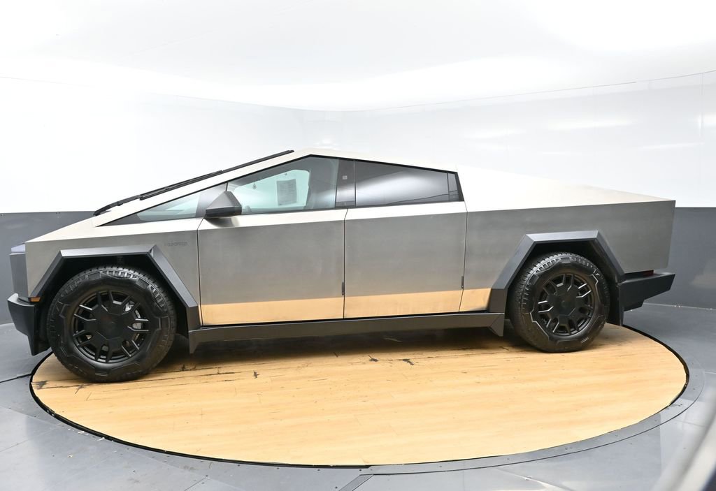 Used 2024 Tesla Cybertruck AWD Crew Cab image 5
