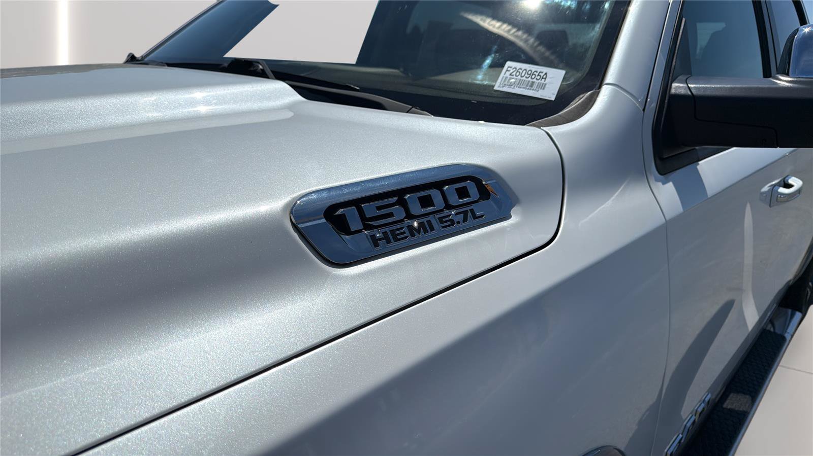 Used 2019 RAM 1500 Laramie AWD/4WD image 34