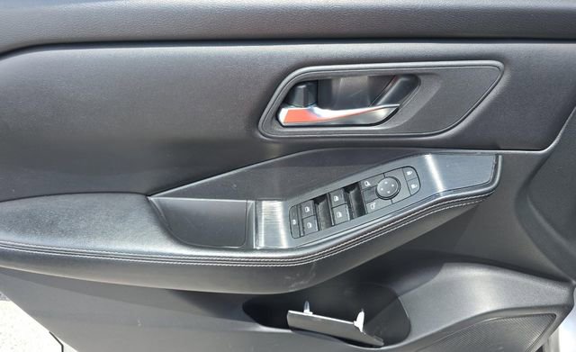 Used 2024 Nissan Rogue SV FWD image 16