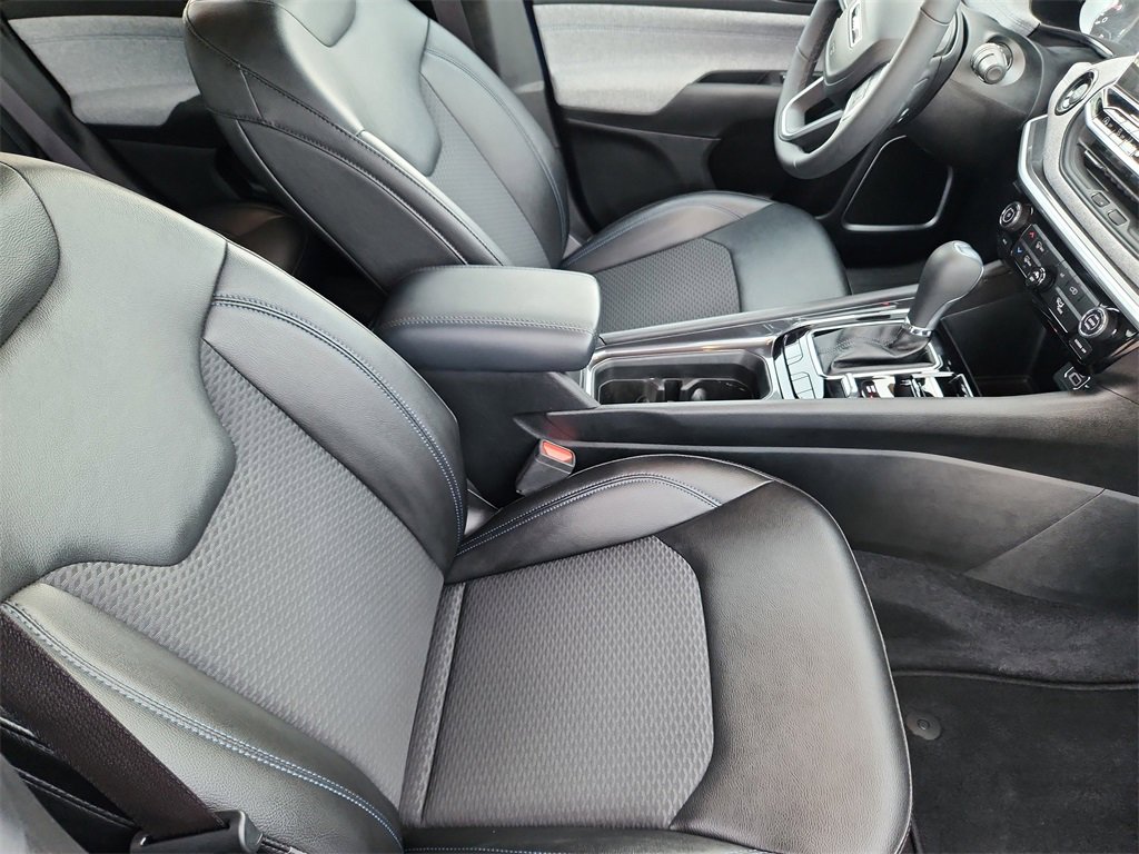 Used 2024 Jeep Compass Latitude image 10