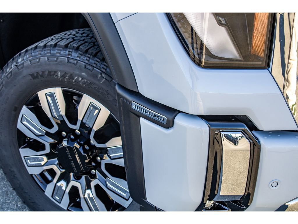 New 2026 GMC Sierra 3500 Denali w/ Denali Reserve Package image 10