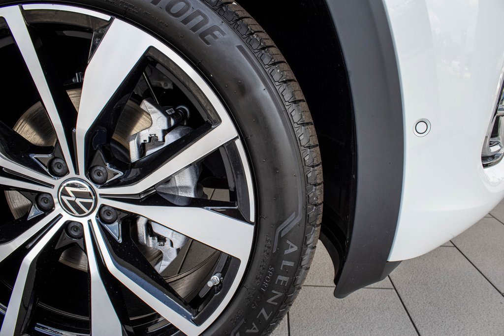 New 2025 Volkswagen Atlas Cross Sport SEL Premium R-Line image 23