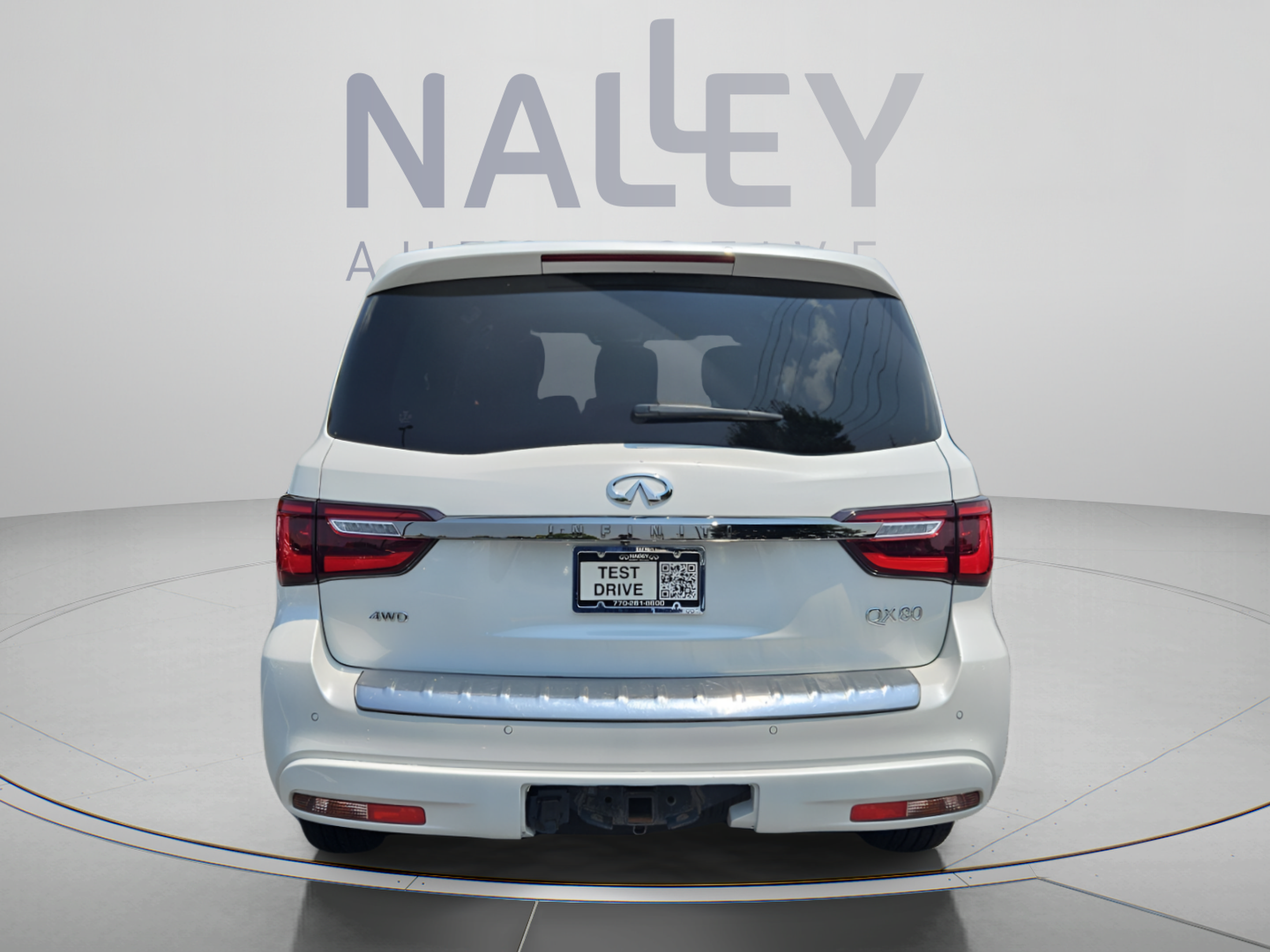 Used 2024 INFINITI QX80 Sensory AWD/4WD image 4