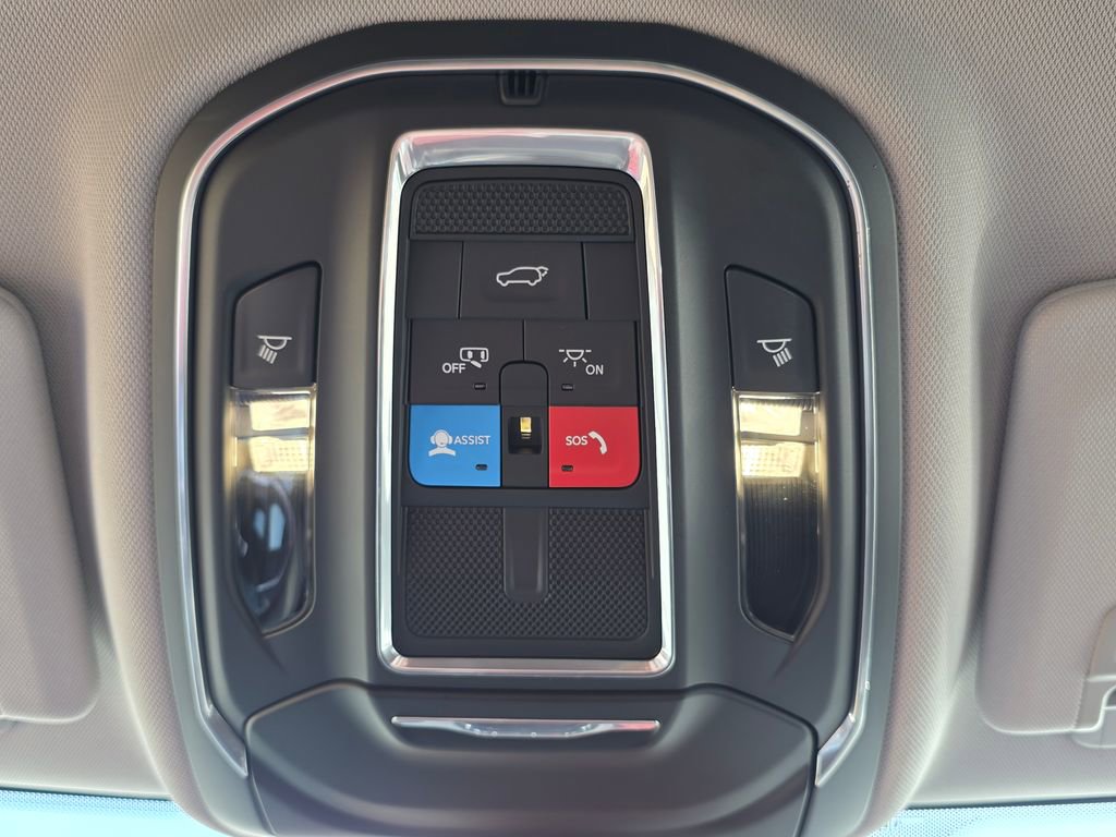 Used 2024 Jeep Grand Cherokee Limited w/ Black Appearance Package image 27