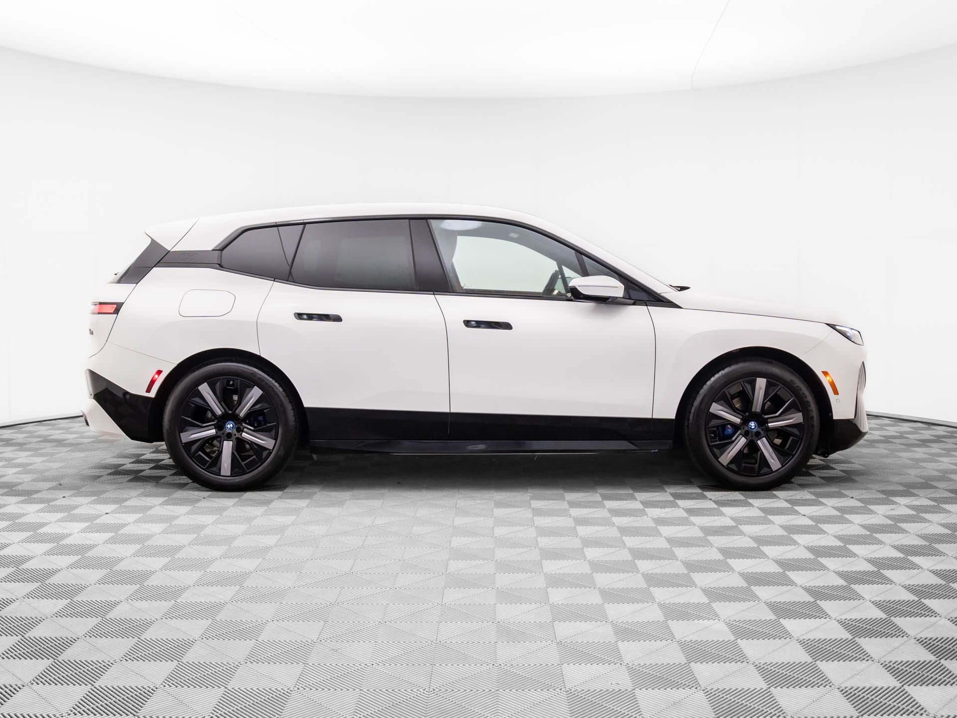 Certified 2023 BMW iX M60 w/ Executive Package image 6