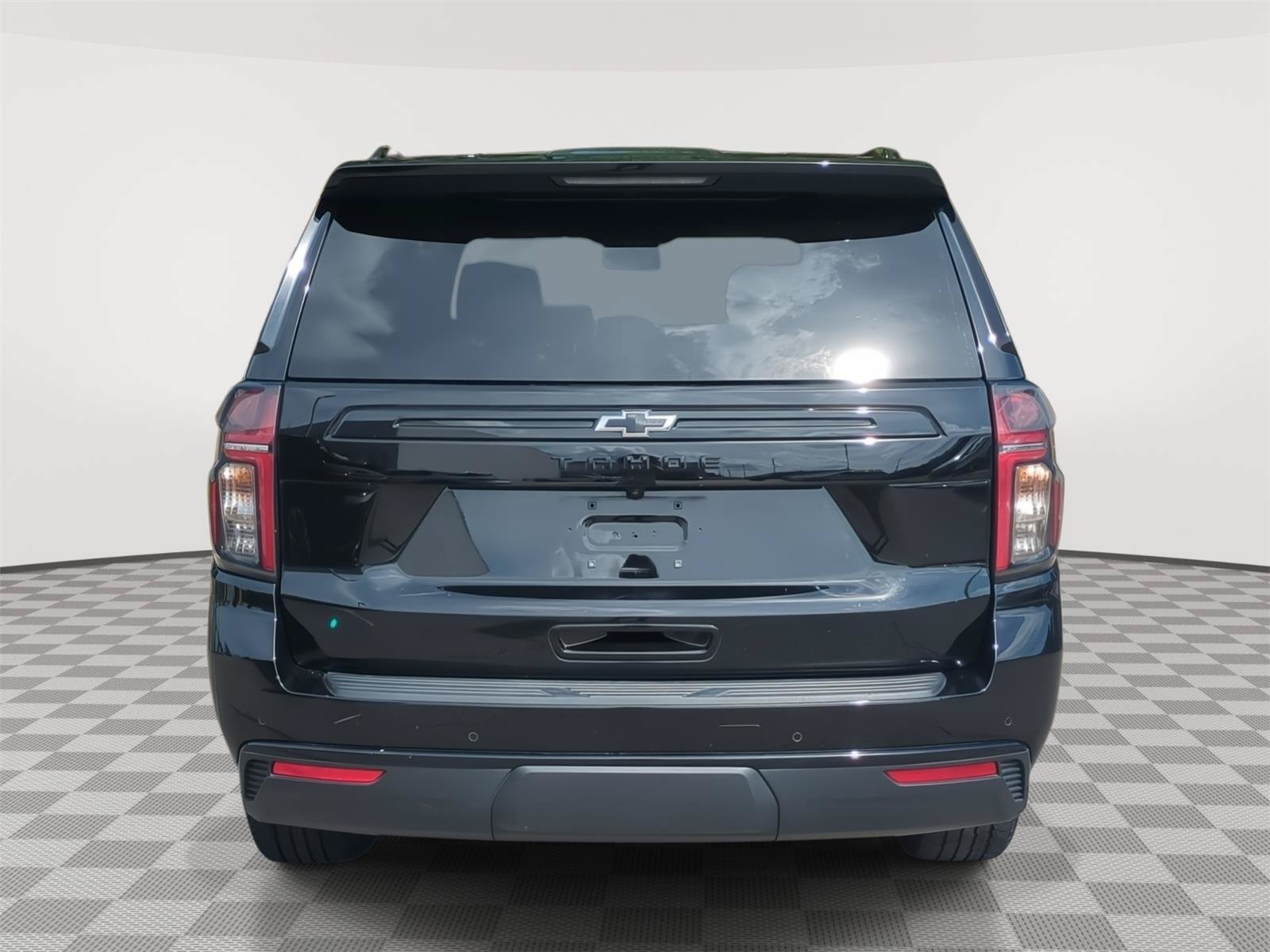 Used 2024 Chevrolet Tahoe Z71 w/ Luxury Package AWD/4WD image 4