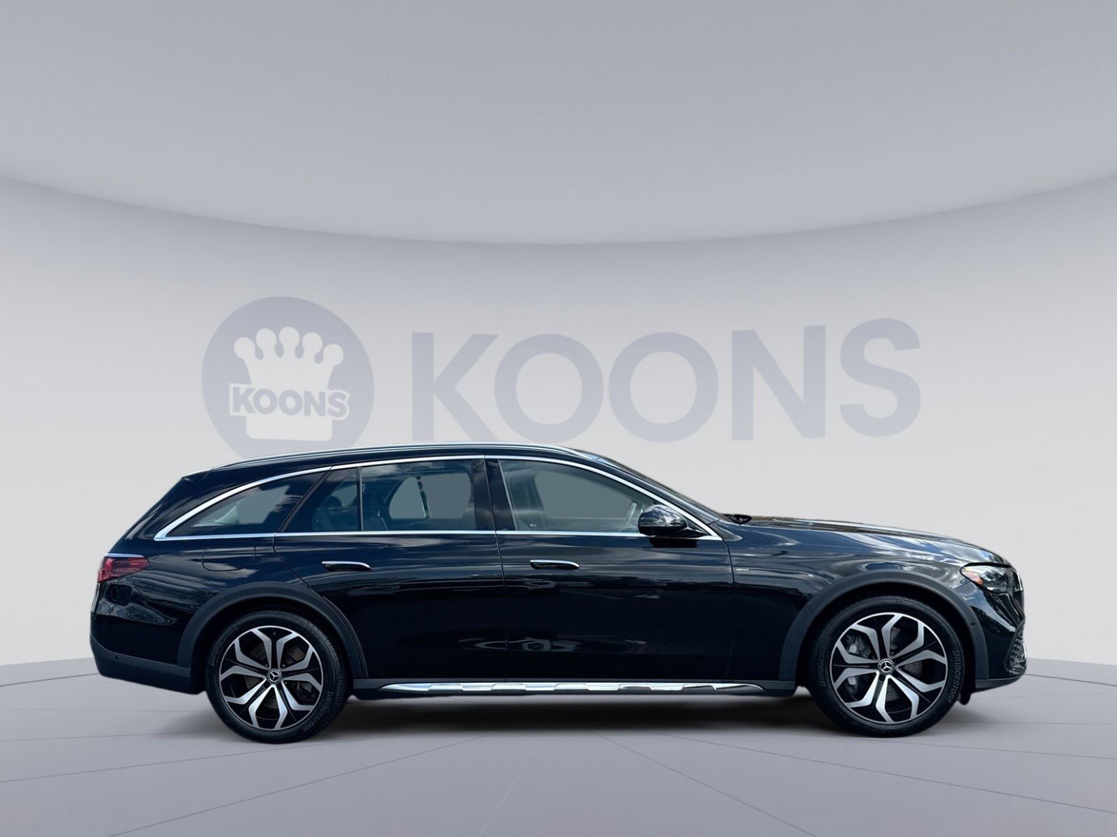 Used 2025 Mercedes-Benz E 450 4MATIC All-Terrain Wagon image 8