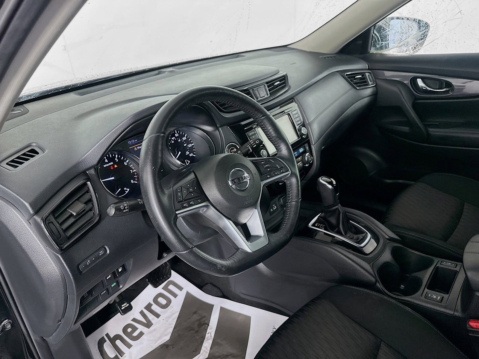 Used 2018 Nissan Rogue SV FWD image 9