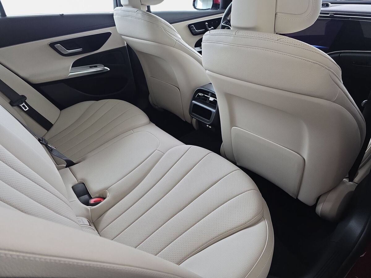 New 2026 Mercedes-Benz E 350 4MATIC Sedan image 11