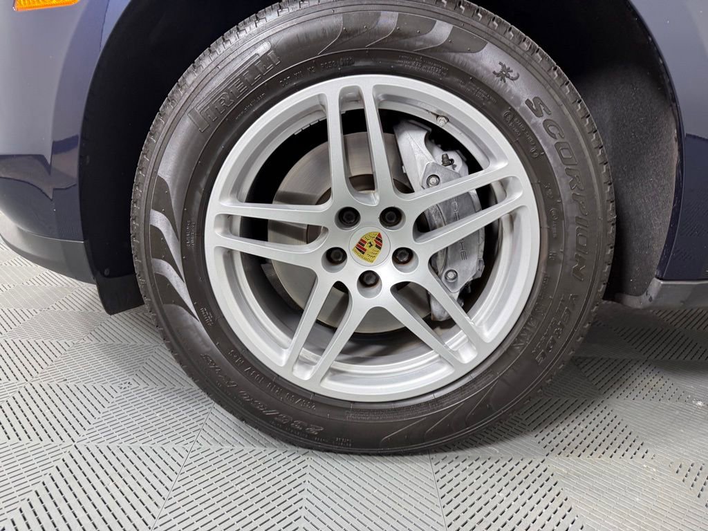 Certified 2021 Porsche Macan AWD/4WD image 11