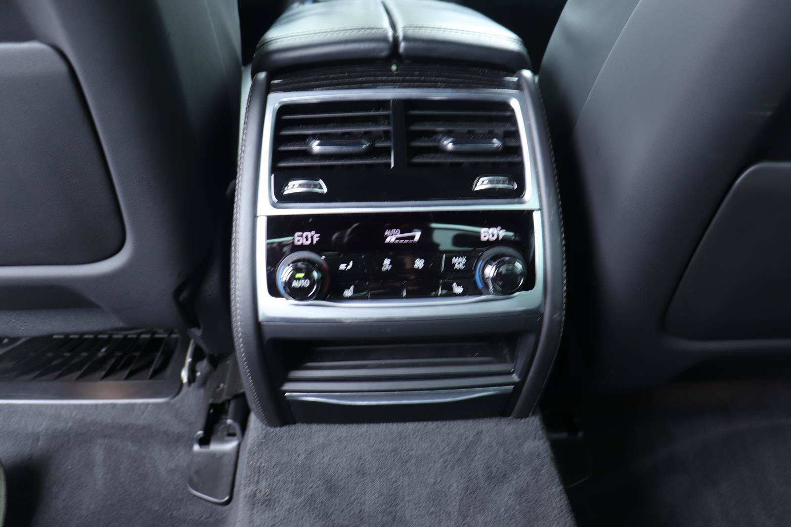 Used 2022 BMW 750Li xDrive AWD/4WD image 19