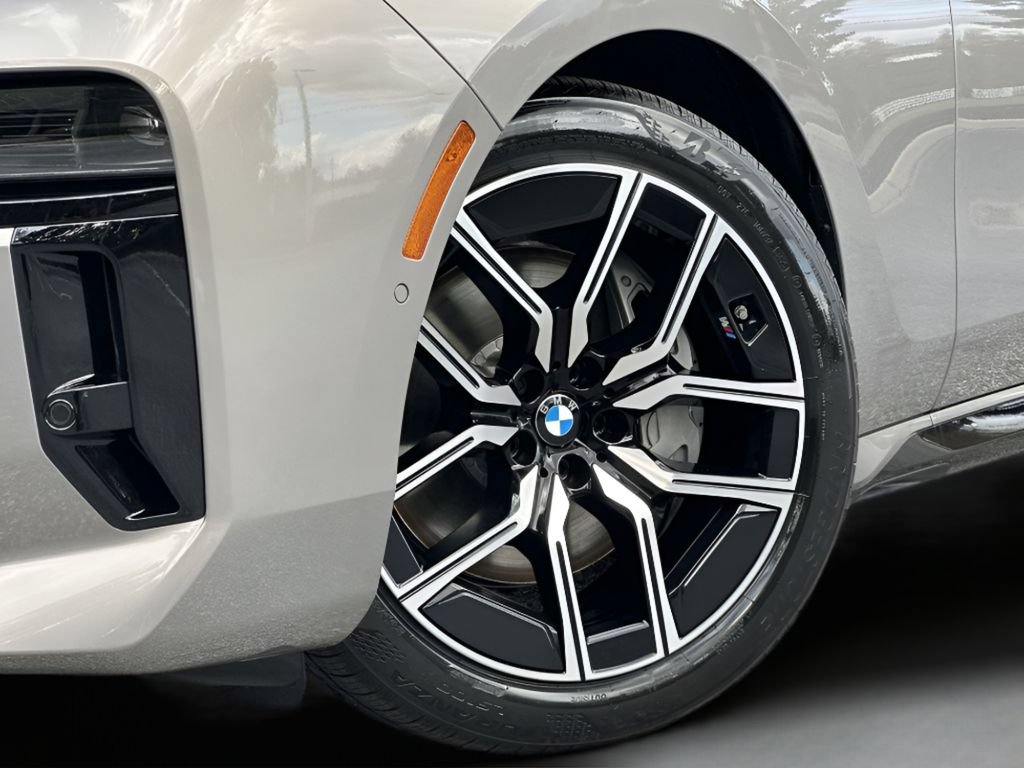 Certified 2026 BMW 740i w/ Premium Package RWD image 14