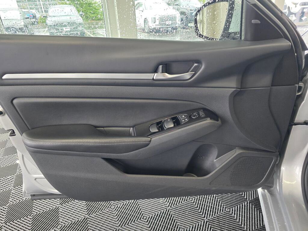 Used 2023 Nissan Altima 2.5 SV image 21