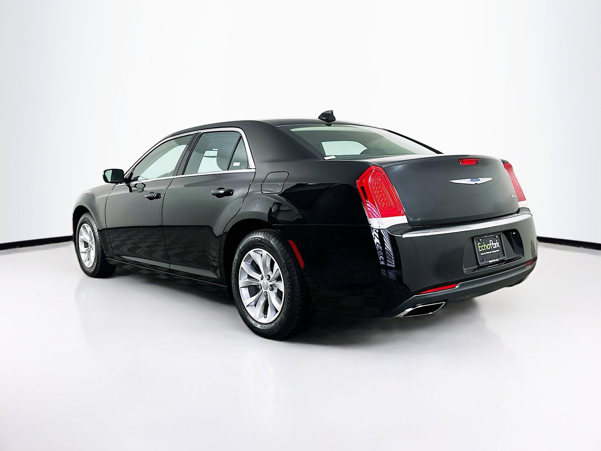 Used 2023 Chrysler 300 Touring image 5