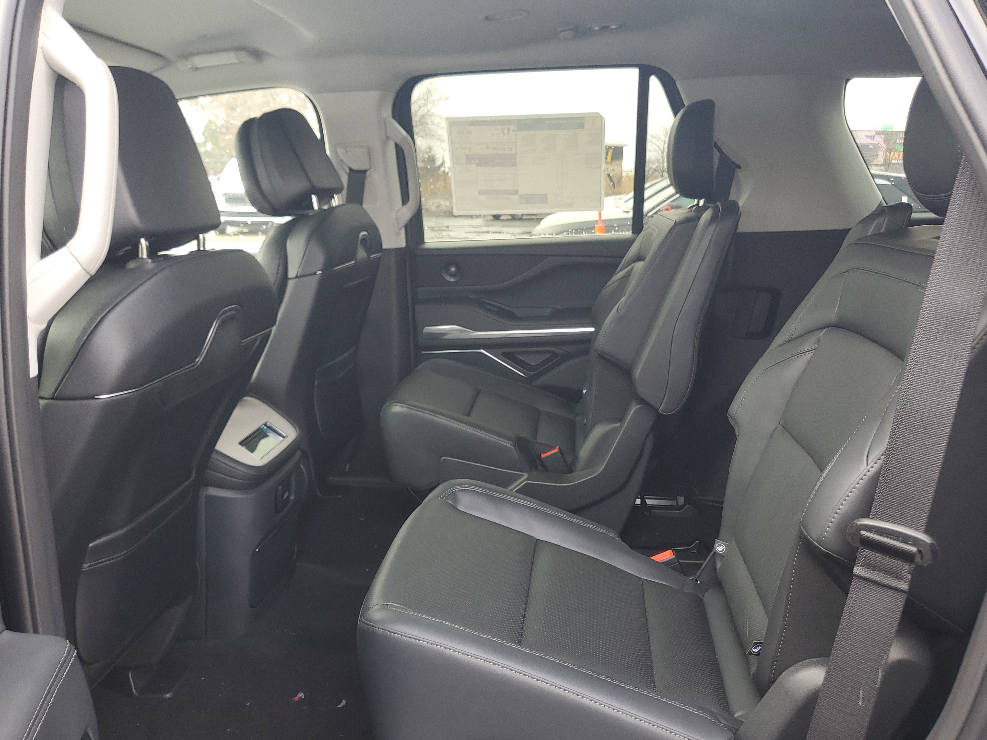 New 2026 Lincoln Navigator Premiere image 25