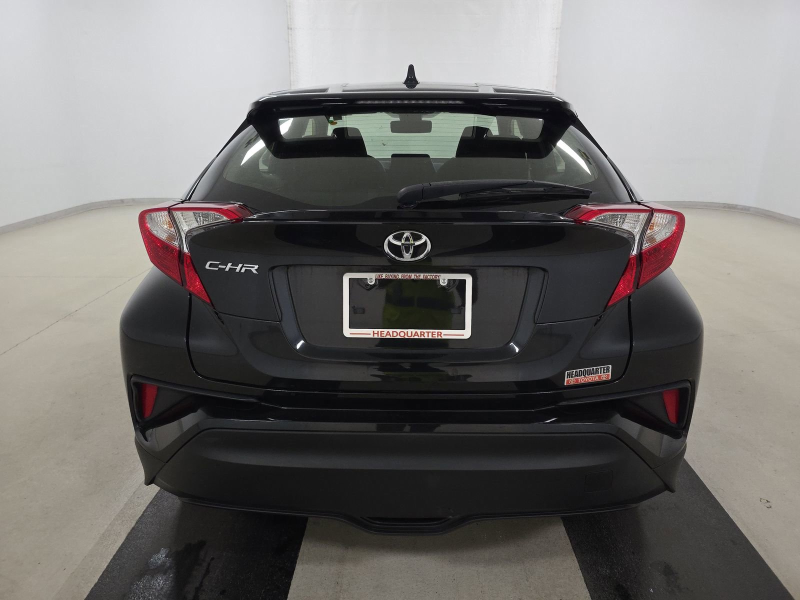 Used 2021 Toyota C-HR XLE image 6