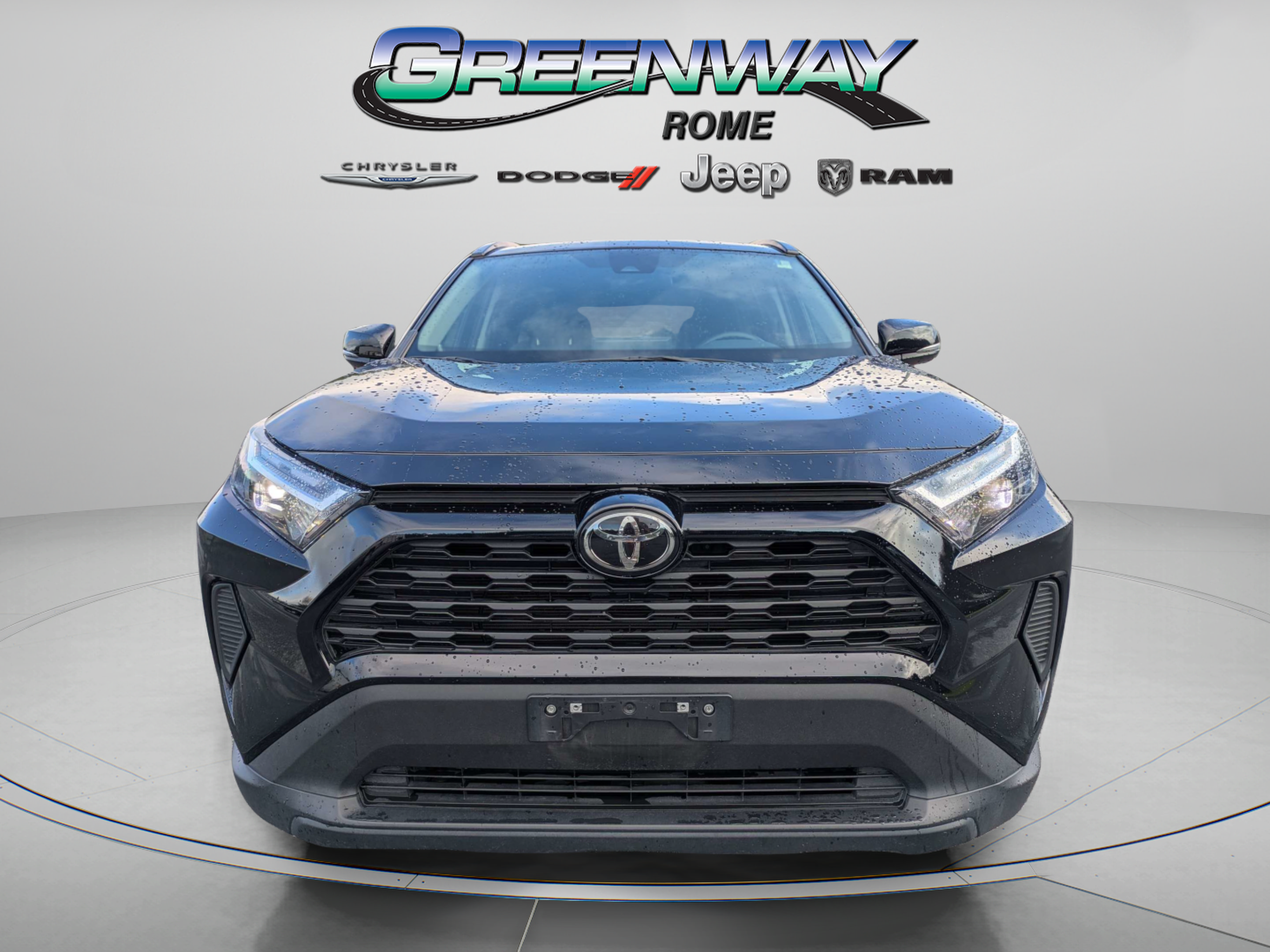 Used 2024 Toyota RAV4 XLE FWD image 3