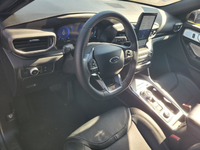 Certified 2020 Ford Explorer ST w/ Premium Technology Package AWD/4WD image 9