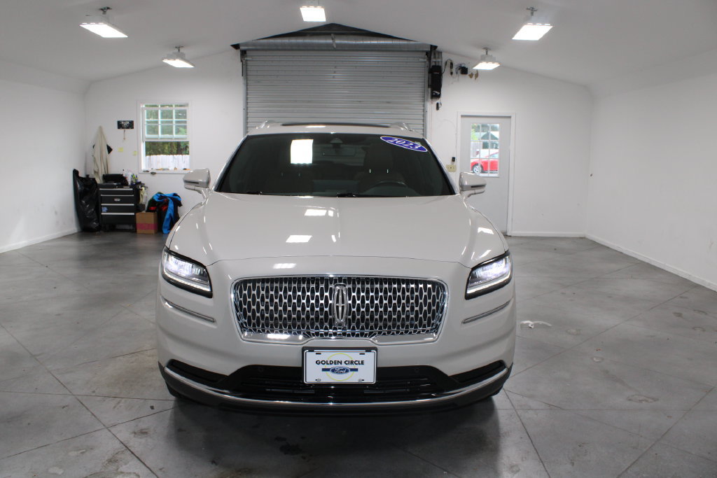 Used 2023 Lincoln Nautilus Reserve w/ Equipment Group 201A AWD/4WD image 3