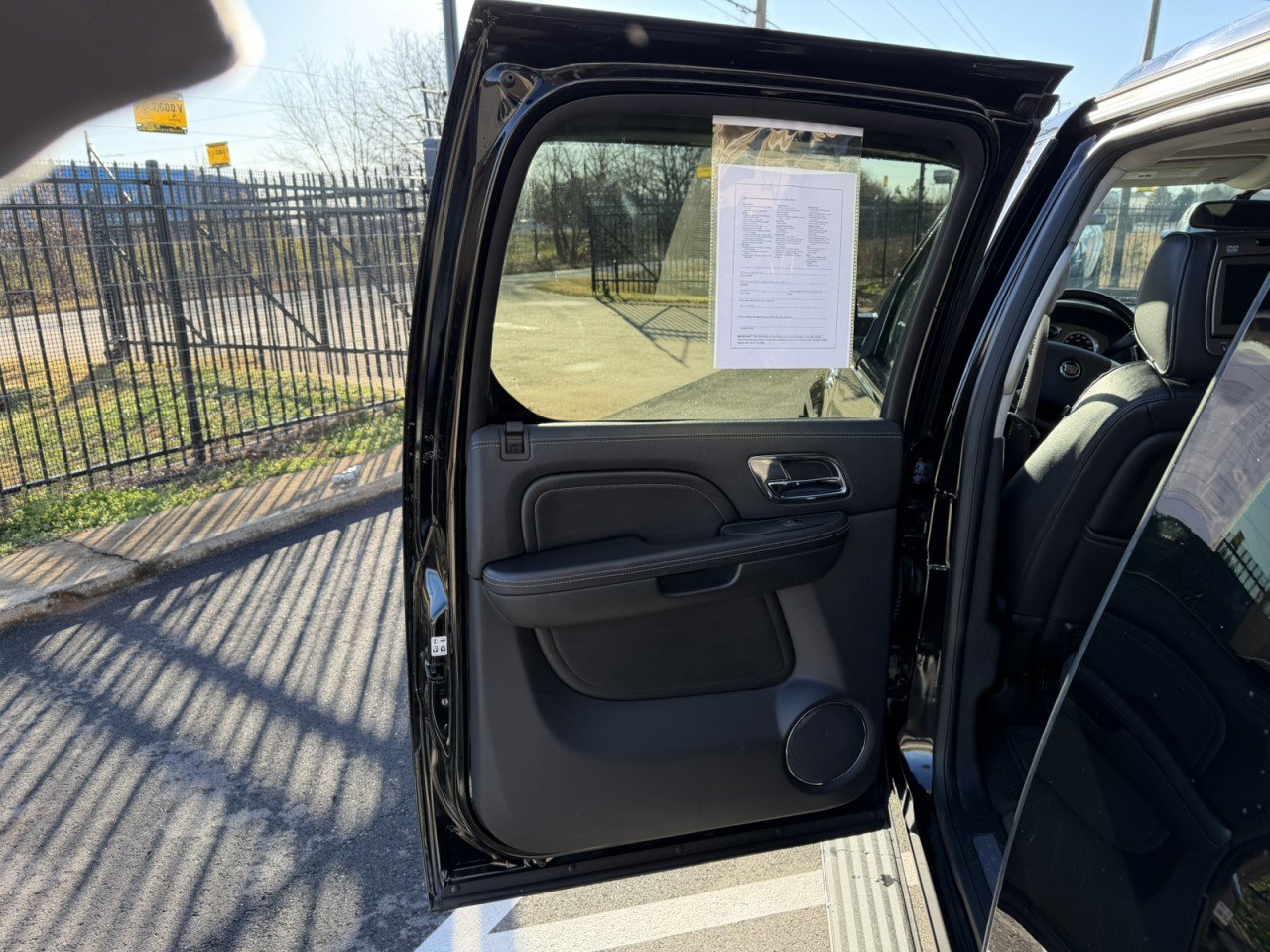 Used 2012 Cadillac Escalade ESV Platinum image 22