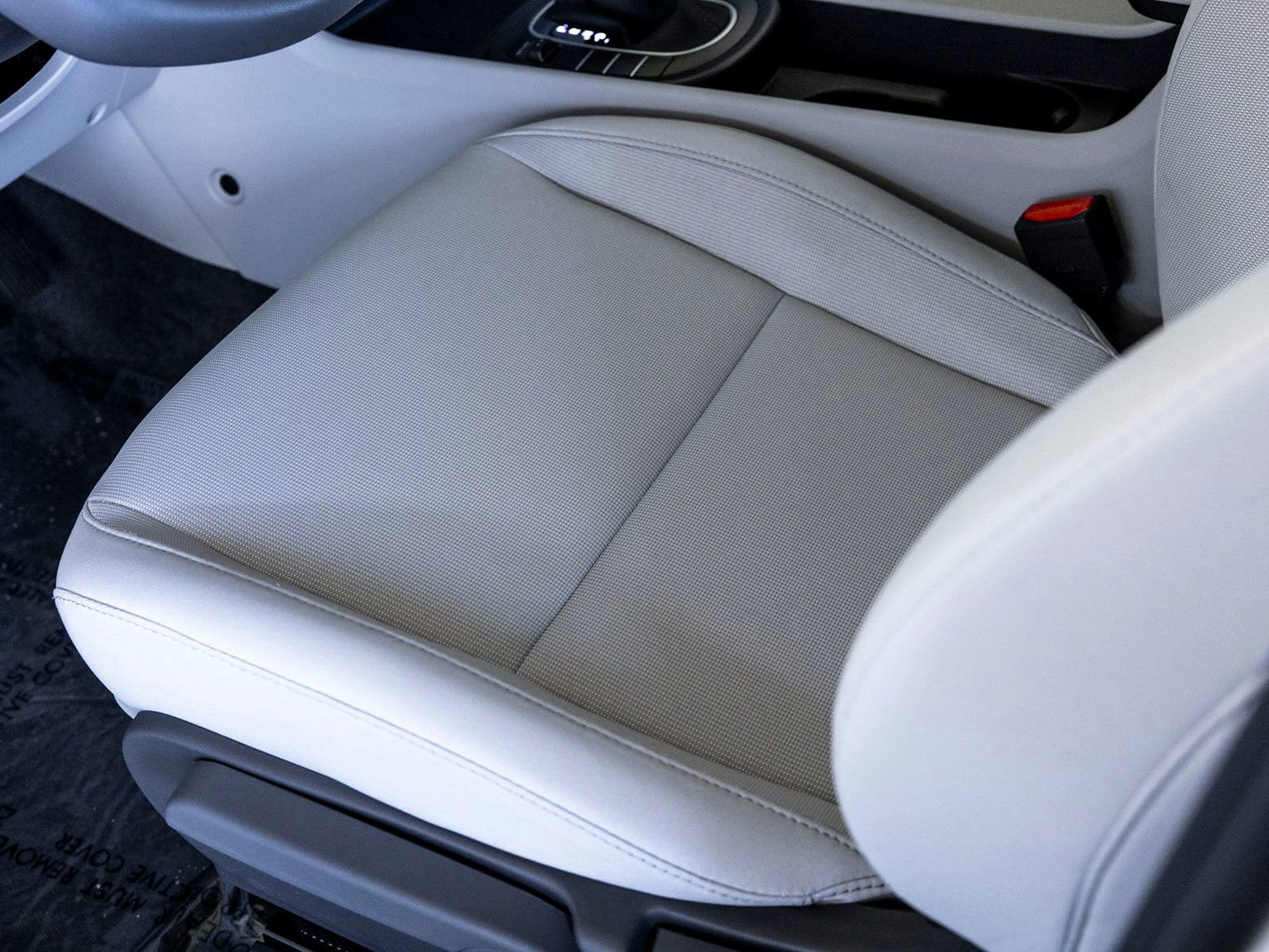 New 2025 Hyundai Kona SE image 19