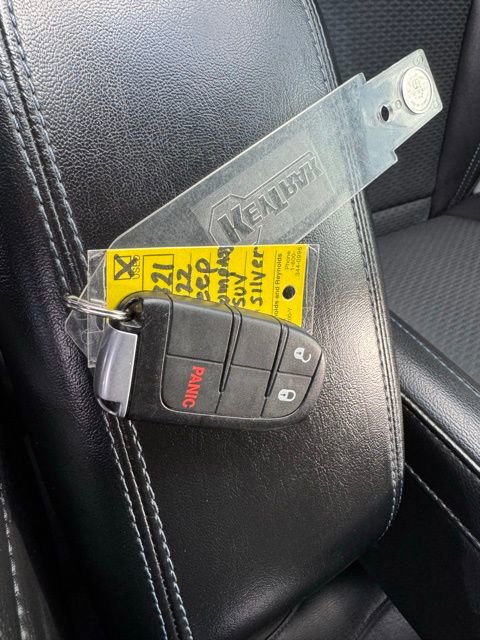 Used 2022 Jeep Compass Latitude image 33