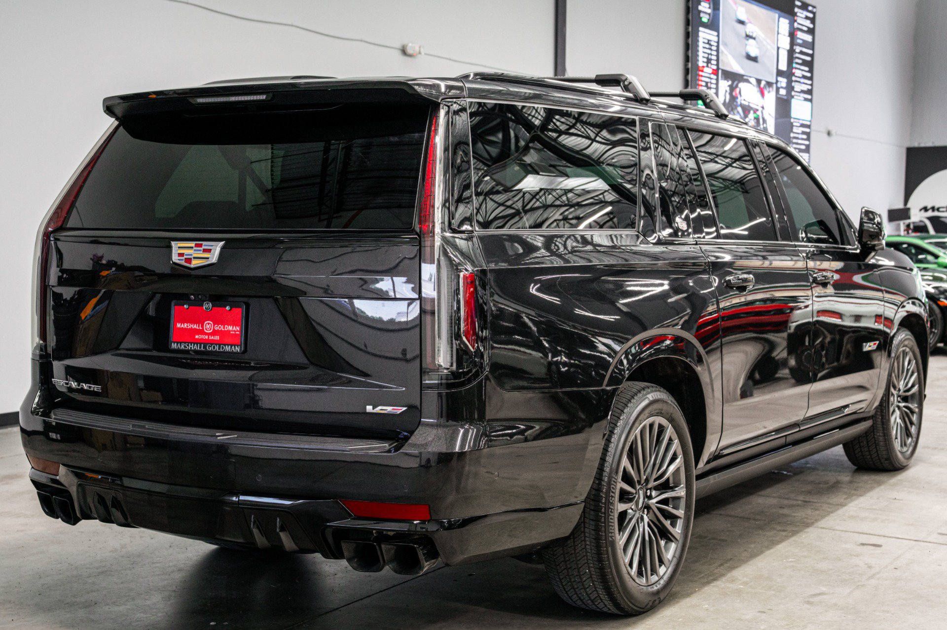 Used 2024 Cadillac Escalade ESV V w/ LPO, Floor Liner Package AWD/4WD image 8