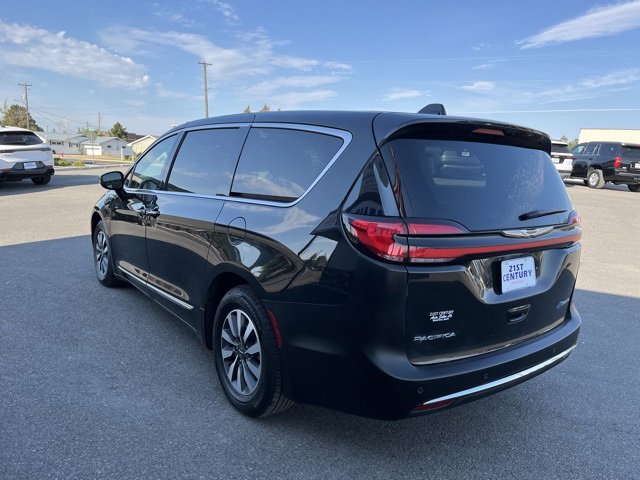 Used 2023 Chrysler Pacifica Limited image 9