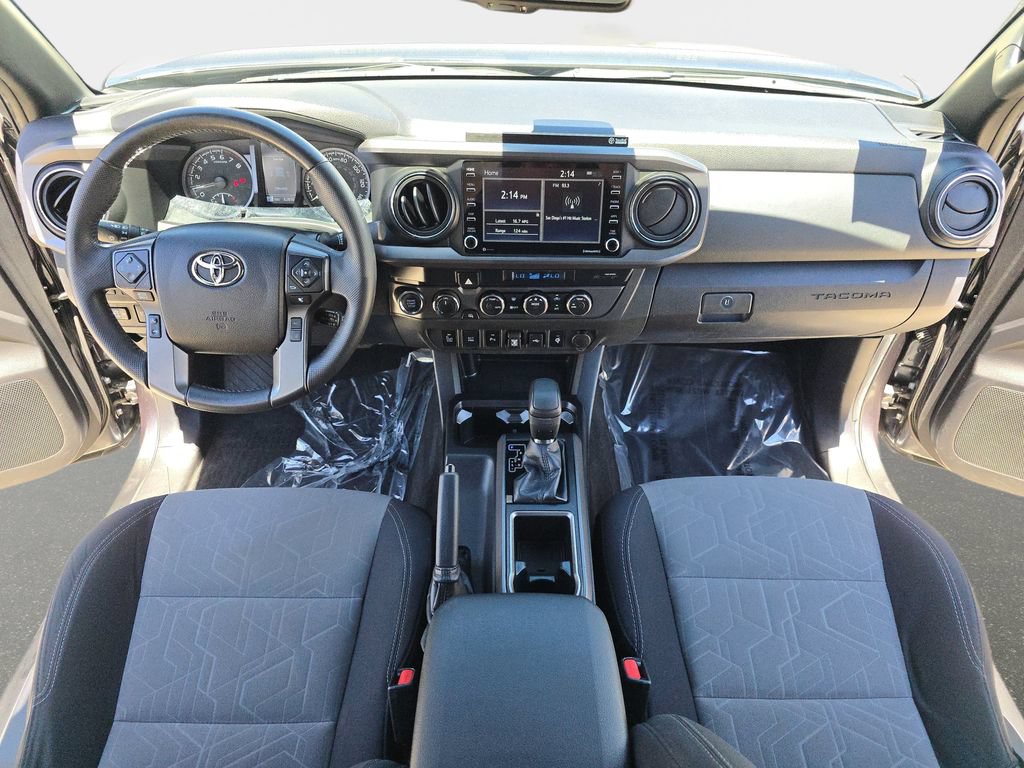 Used 2021 Toyota Tacoma TRD Off-Road w/ Technology Package AWD/4WD image 10