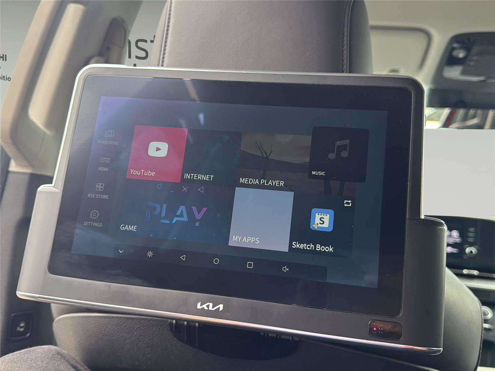 Used 2022 Kia Carnival LX FWD image 19