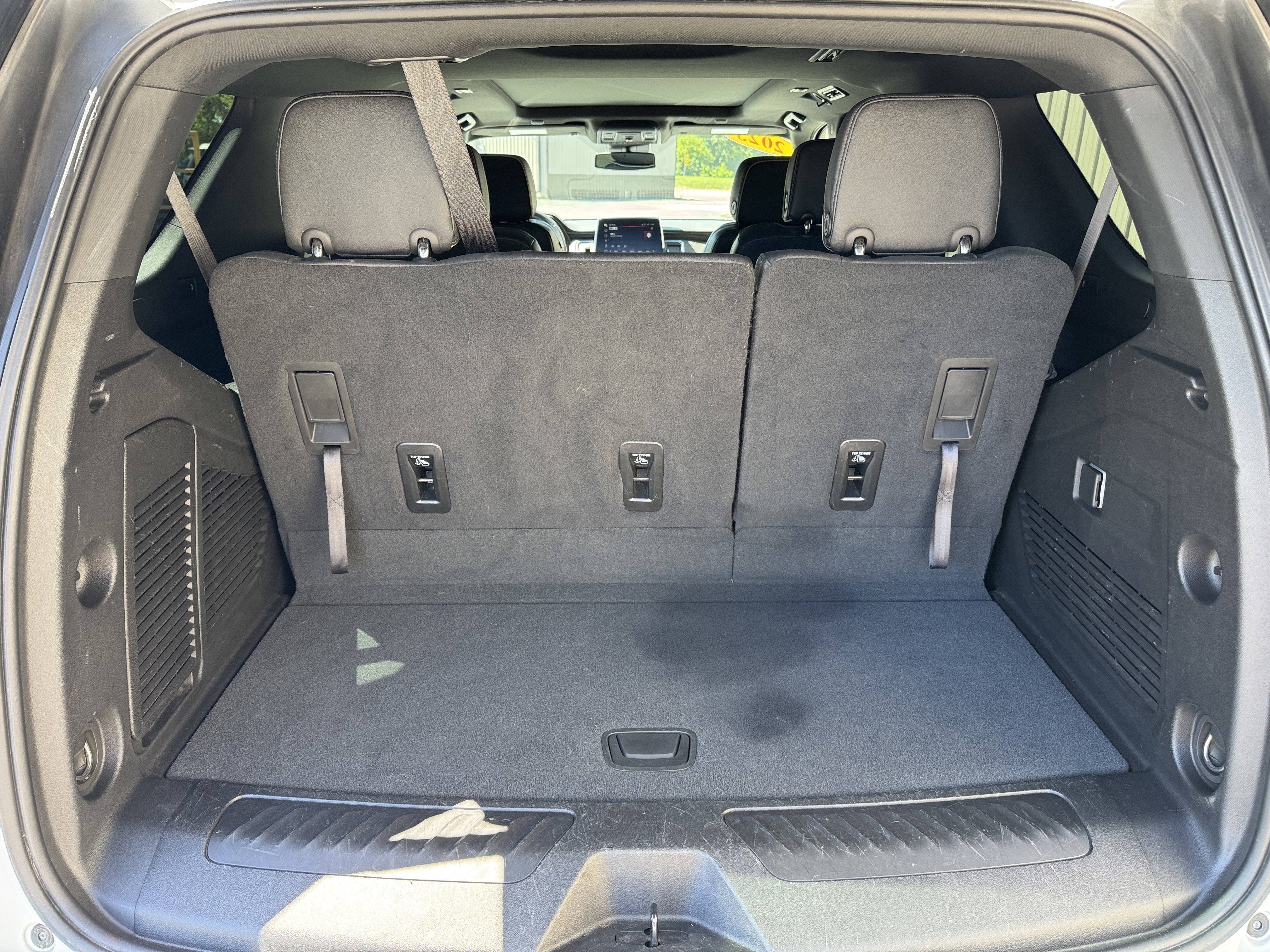 Used 2023 GMC Yukon SLT AWD/4WD image 33