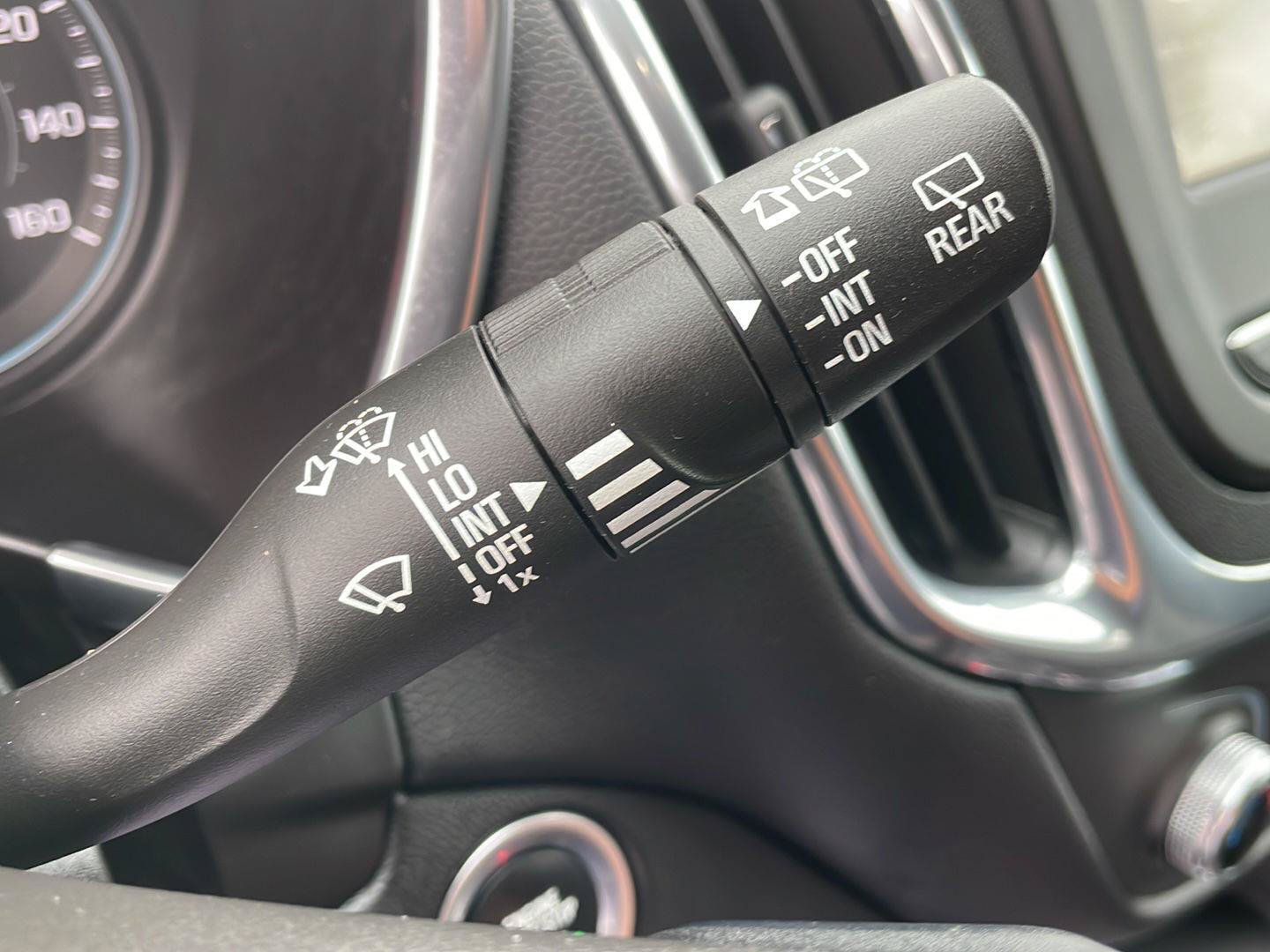 Used 2019 Chevrolet Equinox LT FWD image 18