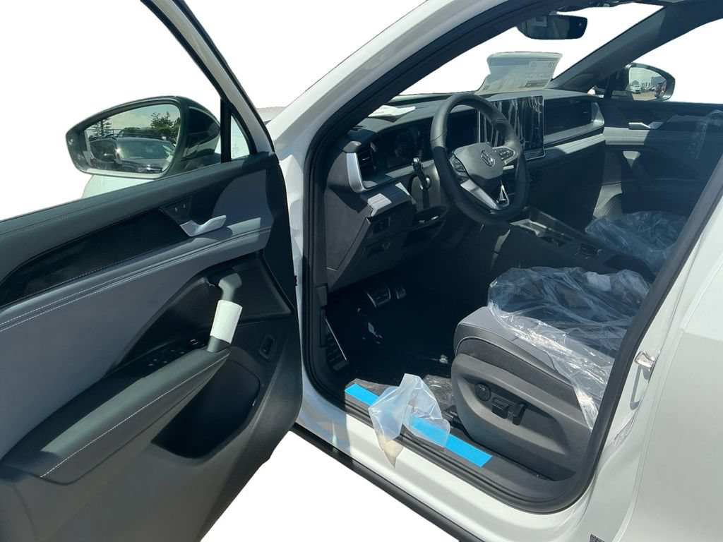 New 2026 Volkswagen Tiguan SE R-Line AWD/4WD image 24