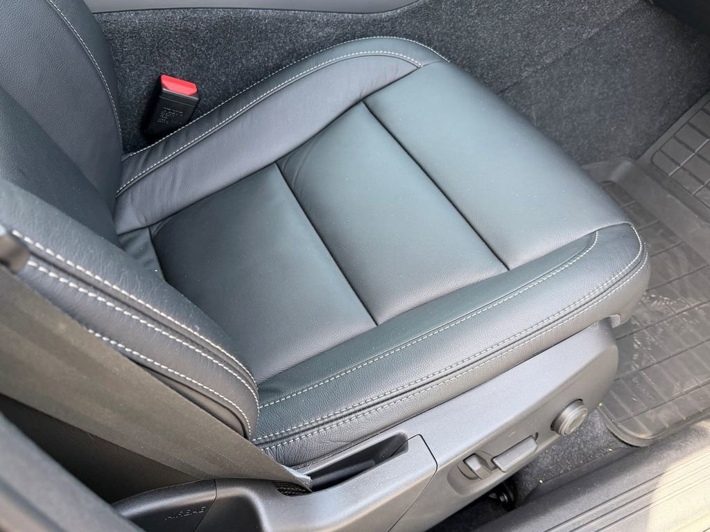 Certified 2023 Volvo XC40 B5 Core w/ Convenience Package image 15