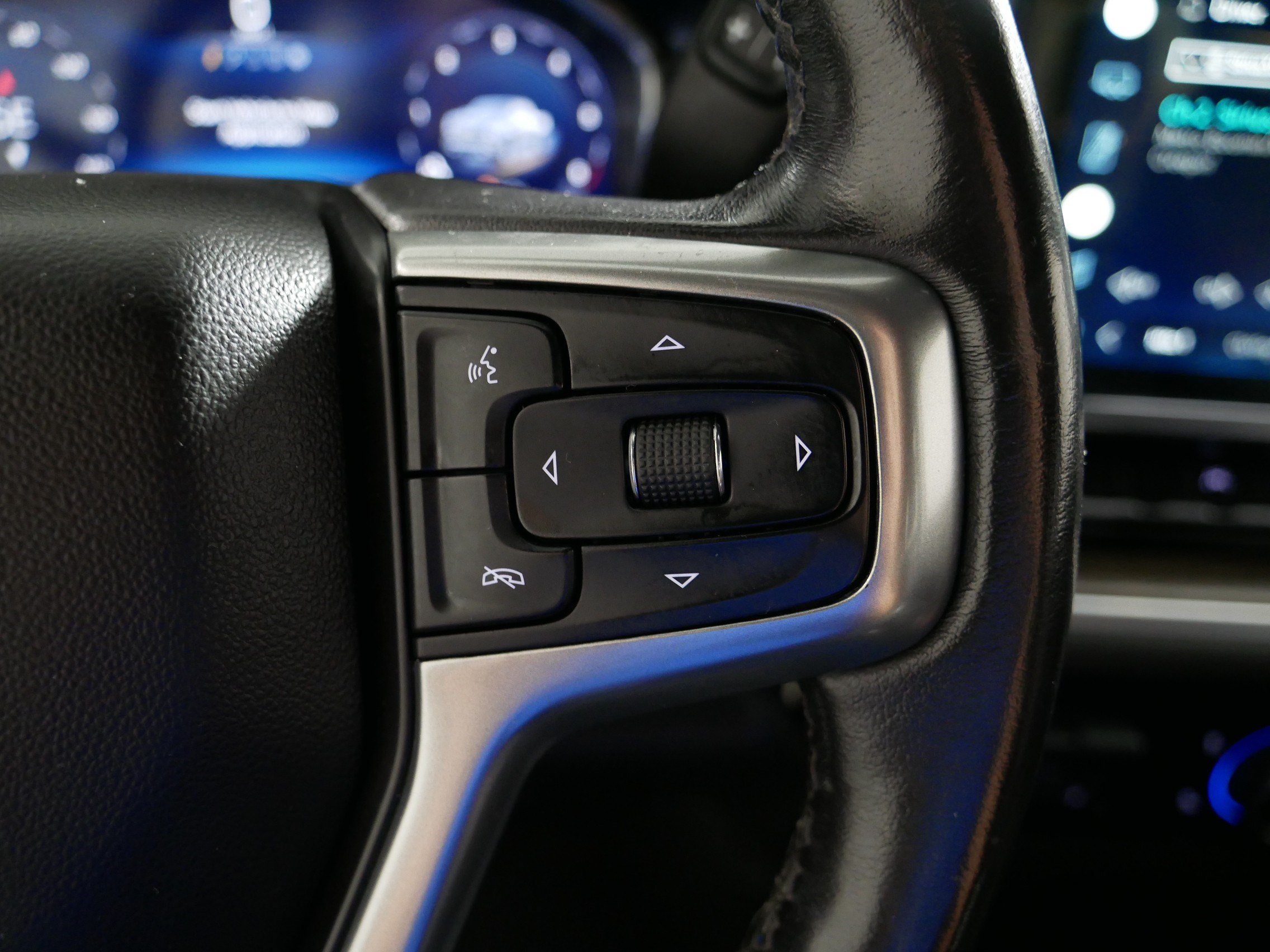 Used 2022 Chevrolet Silverado 1500 LT AWD/4WD image 28