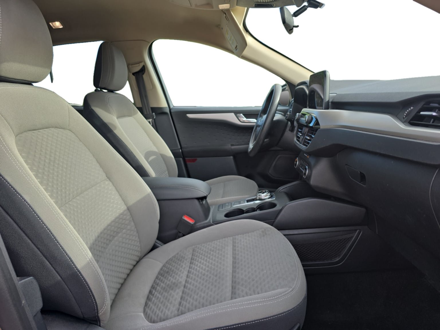 Used 2020 Ford Escape SE FWD image 17