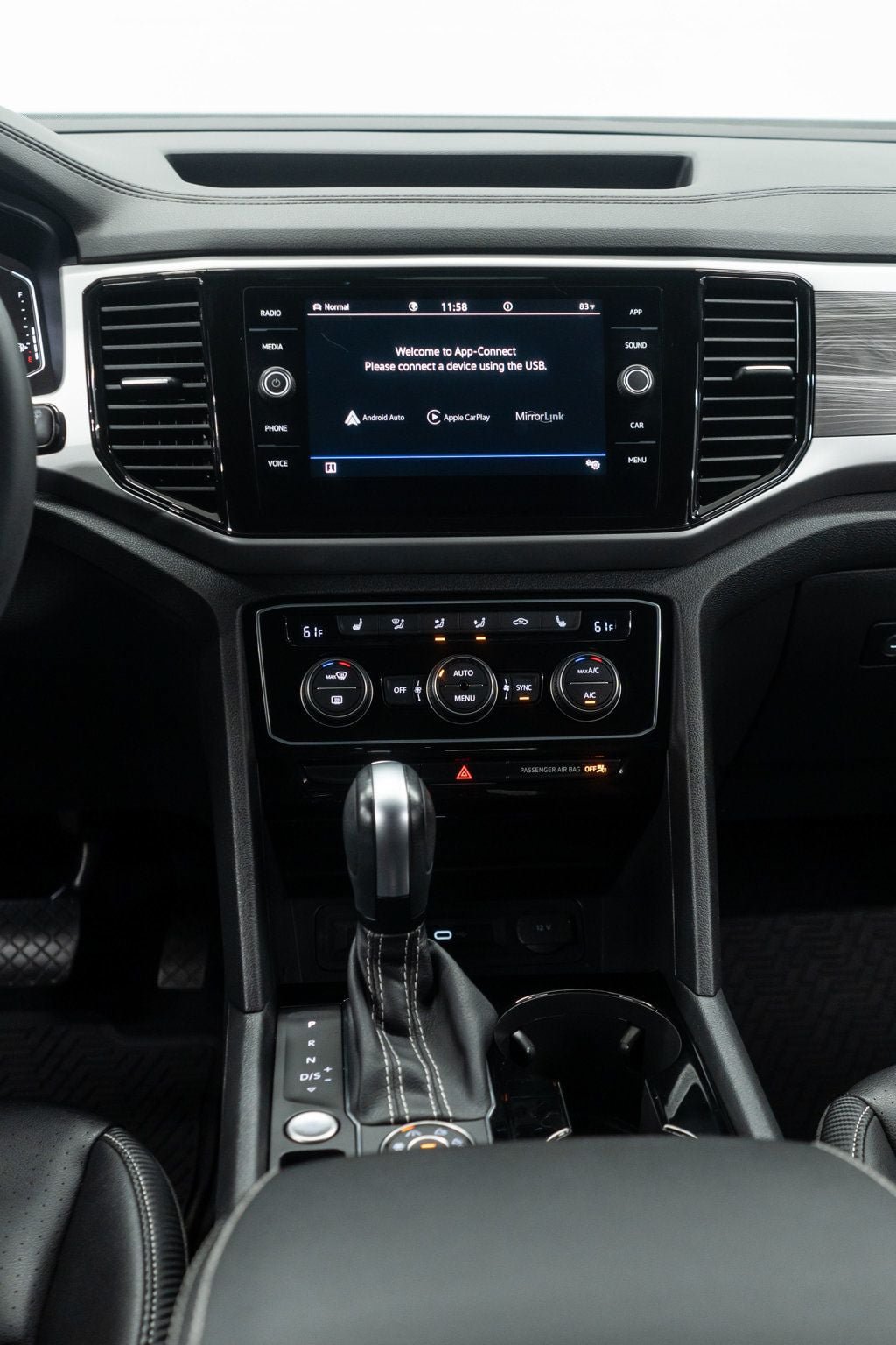 Used 2023 Volkswagen Atlas Cross Sport SE w/ Black Wheel Package AWD/4WD image 18