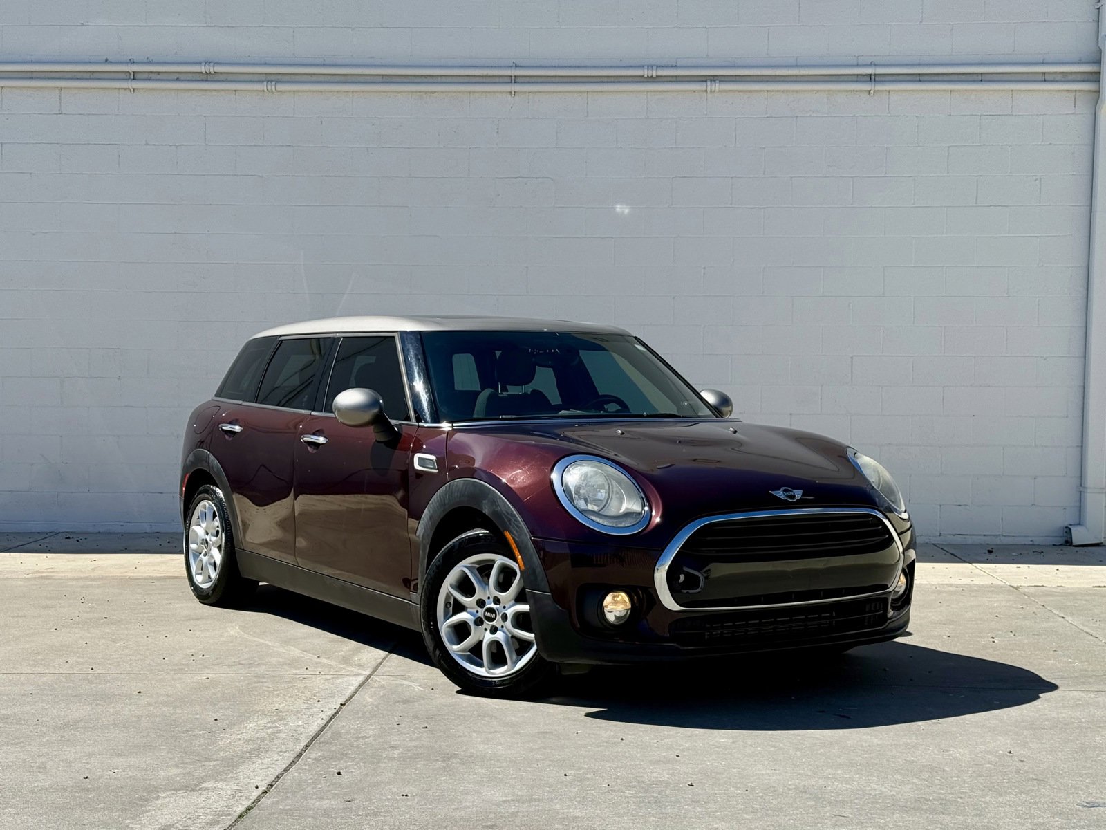 Used 2016 MINI Cooper Clubman image 1