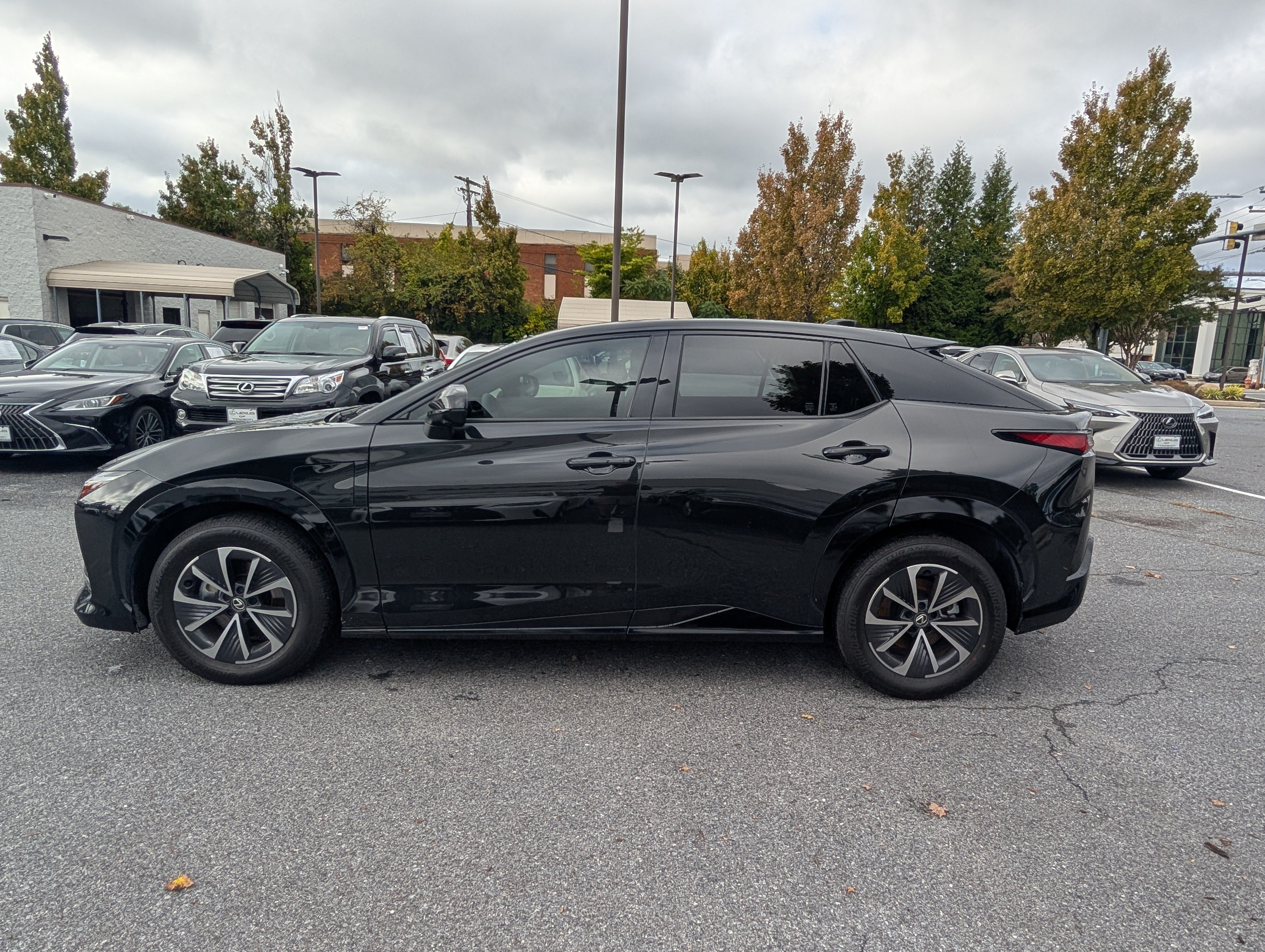 Certified 2023 Lexus RZ 450e Premium w/ Accessory Package (2T) AWD/4WD image 6