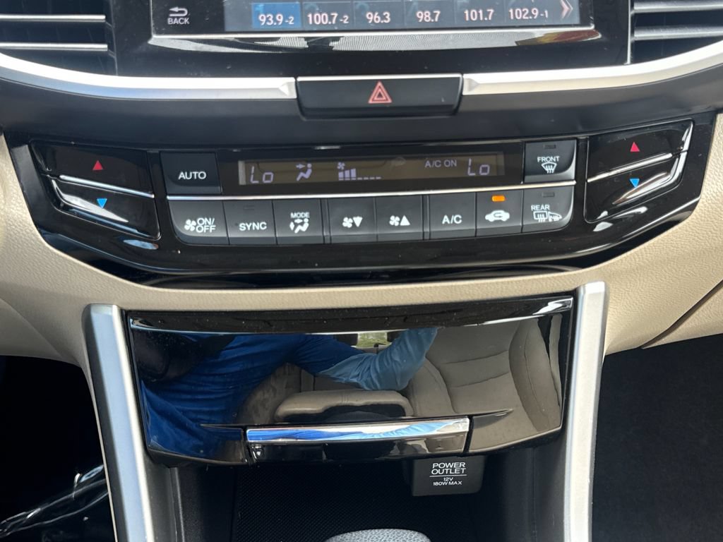Used 2016 Honda Accord EX image 25