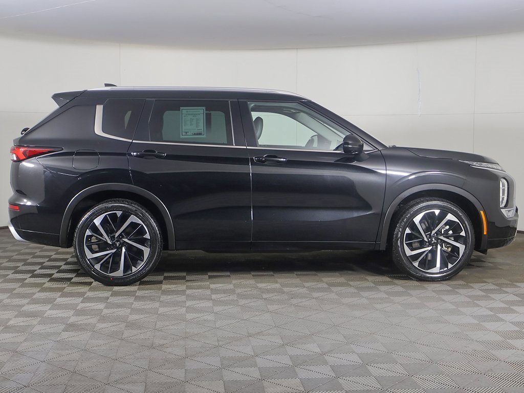 Used 2023 Mitsubishi Outlander SEL image 17